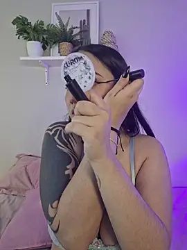 Abby Garciaa online show from 27, 11, 2025