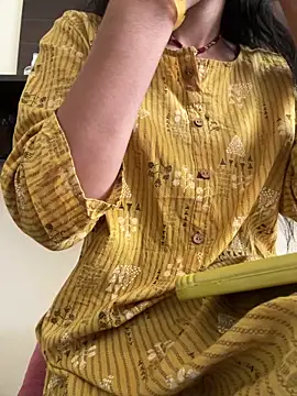 Snapshot of modelnishu chatting on 15, 2, 2026 modelnishu online show from 15, 2, 2026