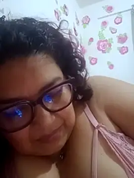 Snapshot of ladytropical1 chatting on 8, 3, 2026 ladytropical1 online show from 8, 3, 2026