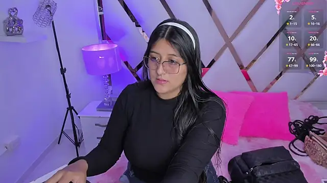 Snapshot of megann__up chatting on 16, 11, 2025 megann up online show from 16, 11, 2025