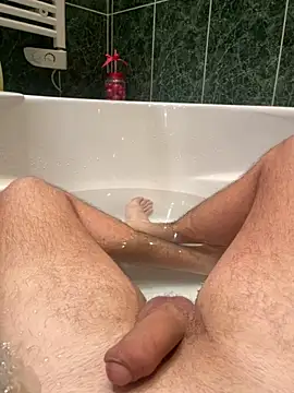 Snapshot of maxxoulax chatting on 14, 12, 2025 maxxoulax online show from 14, 12, 2025