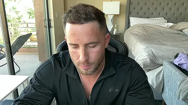 Snapshot of brettmycles28 chatting on 26, 10, 2025 brettmycles28 online show from 26, 10, 2025