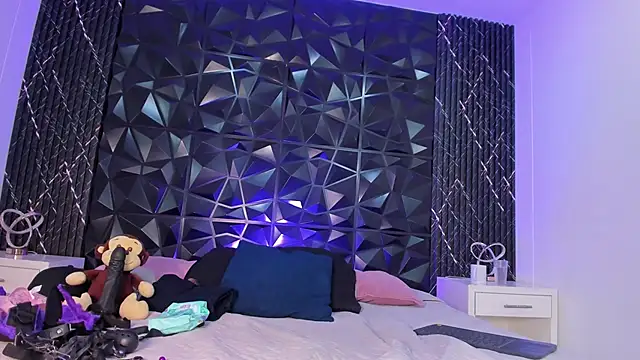 VictoriaSanz  online show from 8, 10, 2025