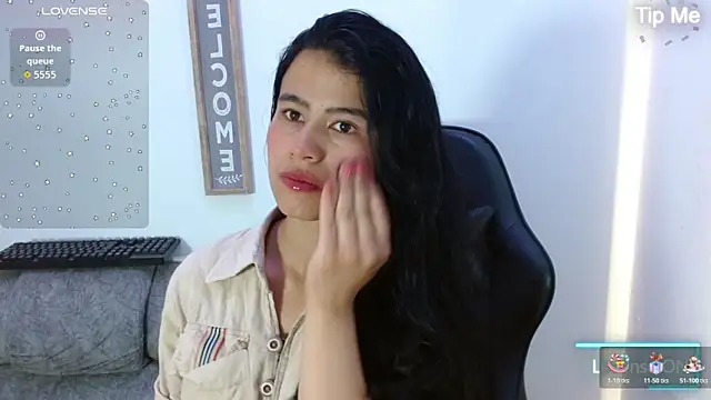 Snapshot of luna_starr69 chatting on 23, 10, 2025 luna starr69 online show from 23, 10, 2025