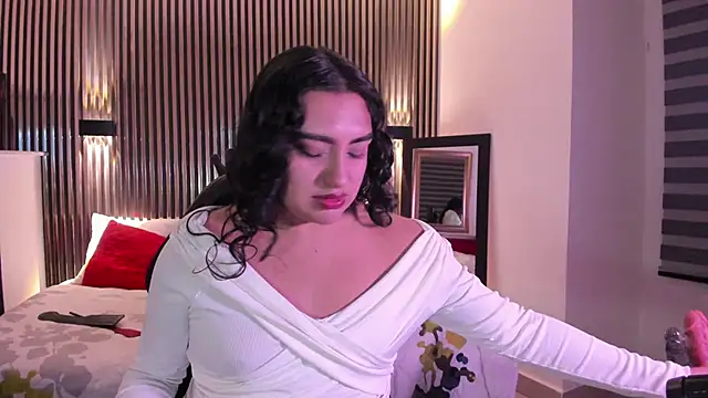 SyraPalmer online show from 9, 10, 2025