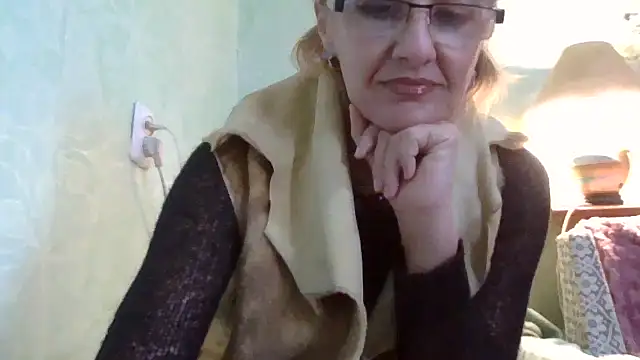 TianaQLove online show from 4, 10, 2025