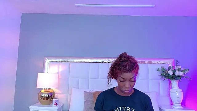 Snapshot of MadeleineHocker chatting on 11, 10, 2025 MadeleineHocker online show from 11, 10, 2025