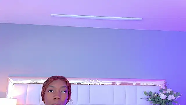 Snapshot of MadeleineHocker chatting on 18, 10, 2025 MadeleineHocker online show from 18, 10, 2025