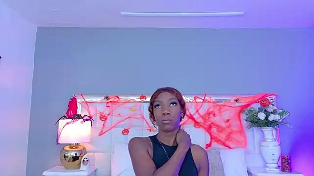 Snapshot of MadeleineHocker chatting on 23, 10, 2025 MadeleineHocker online show from 23, 10, 2025