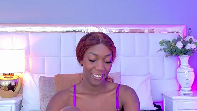 Snapshot of MadeleineHocker chatting on 8, 11, 2025 MadeleineHocker online show from 8, 11, 2025