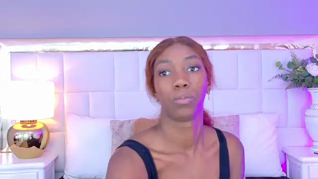 Snapshot of MadeleineHocker chatting on 18, 11, 2025 MadeleineHocker online show from 18, 11, 2025