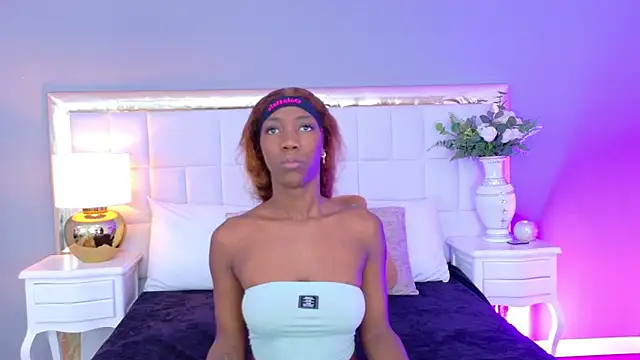 Snapshot of MadeleineHocker chatting on 23, 11, 2025 MadeleineHocker online show from 23, 11, 2025