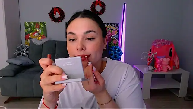 queenofthesense  online show from 17, 12, 2025