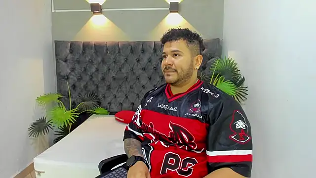 Snapshot of michael_hill1 chatting on 4, 11, 2025 michael hill1 online show from 4, 11, 2025