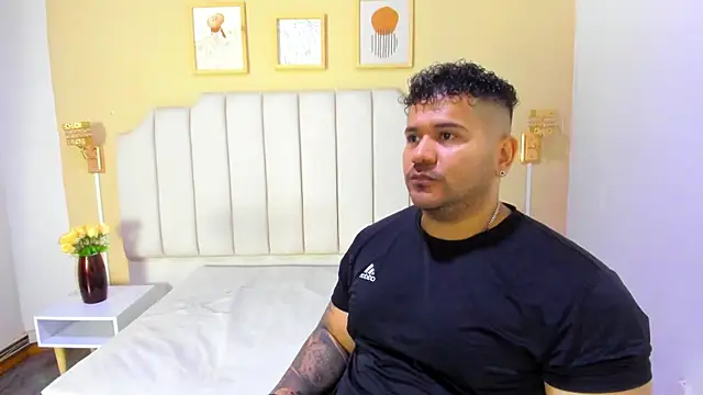 Snapshot of michael_hill1 chatting on 10, 11, 2025 michael hill1 online show from 10, 11, 2025