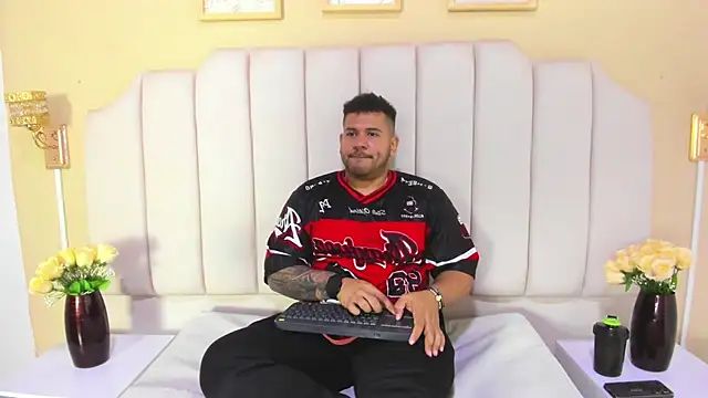 Snapshot of michael_hill1 chatting on 12, 11, 2025 michael hill1 online show from 12, 11, 2025