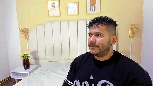 Snapshot of michael_hill1 chatting on 28, 11, 2025 michael hill1 online show from 28, 11, 2025