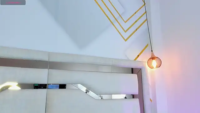 mariana jhones  online show from 11, 10, 2025