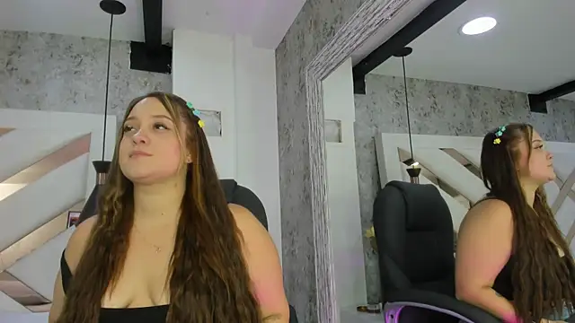 mariana jhones  online show from 22, 10, 2025