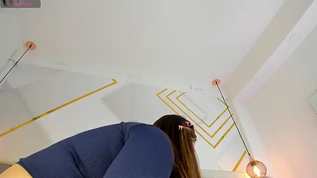 mariana jhones  online show from 29, 10, 2025