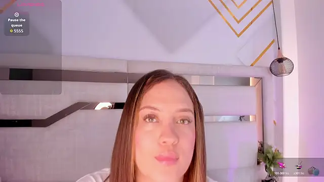 mariana jhones  online show from 6, 11, 2025