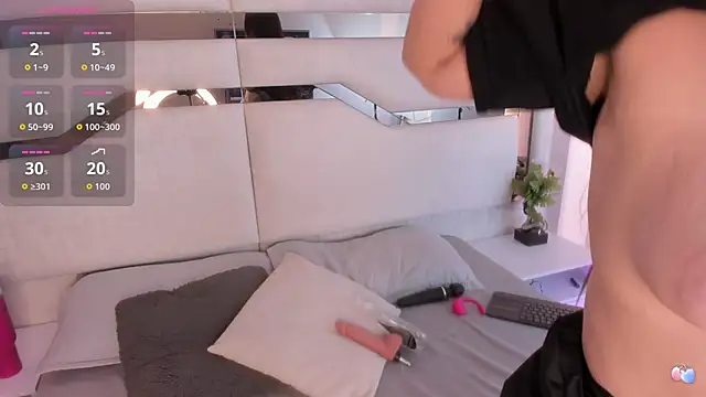 mariana jhones  online show from 7, 11, 2025