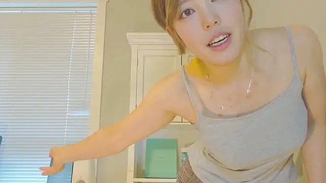 Nana with online show from 29, 11, 2025