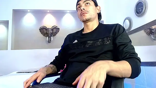 Snapshot of Tommy_kurtt chatting on 1, 11, 2025 Tommy kurtt online show from 1, 11, 2025