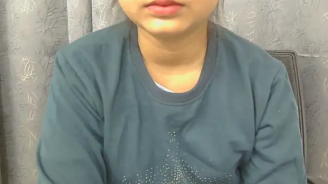 Cute-Bacchi online show from 9, 11, 2025