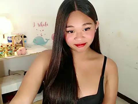 Malia cummer online show from 9, 10, 2025