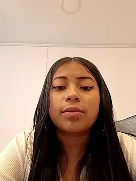 LilyCutee  online show from 15, 9, 2025