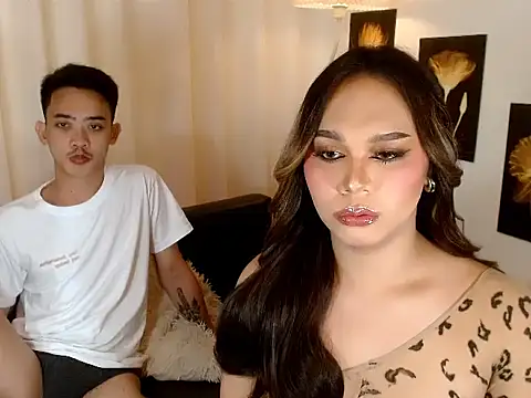 Snapshot of The_Fucking_Dolls chatting on 18, 12, 2025 The Fucking Dolls online show from 18, 12, 2025