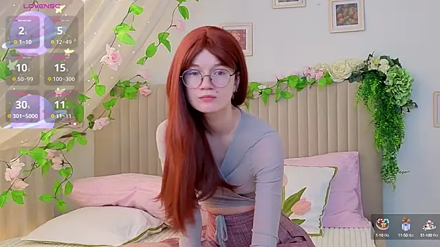 Snapshot of PixieKitty chatting on 13, 10, 2025 PixieKitty online show from 13, 10, 2025