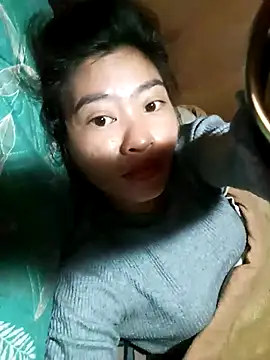 Phuongphuongg online show from 4, 11, 2025