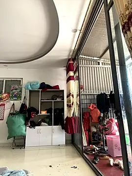 Snapshot of Nhung584 chatting on 13, 10, 2025 Nhung584 online show from 13, 10, 2025