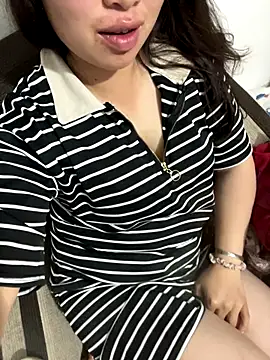 Snapshot of Nhung584 chatting on 29, 10, 2025 Nhung584 online show from 29, 10, 2025