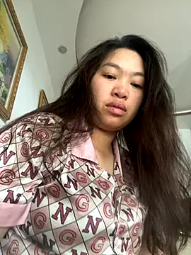 Snapshot of Nhung584 chatting on 3, 11, 2025 Nhung584 online show from 3, 11, 2025