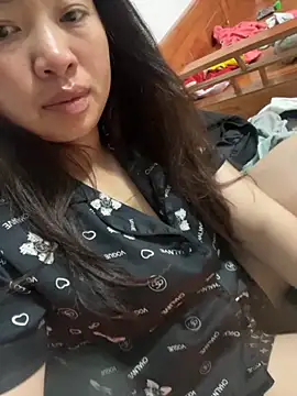 Snapshot of Nhung584 chatting on 15, 11, 2025 Nhung584 online show from 15, 11, 2025