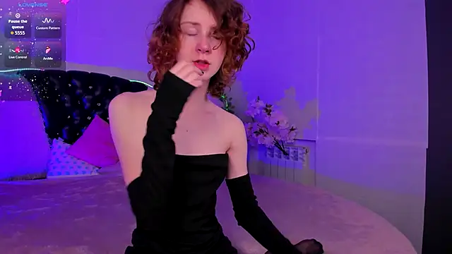 Snapshot of M1BabyG1rl chatting on 17, 10, 2025 M1BabyG1rl online show from 17, 10, 2025