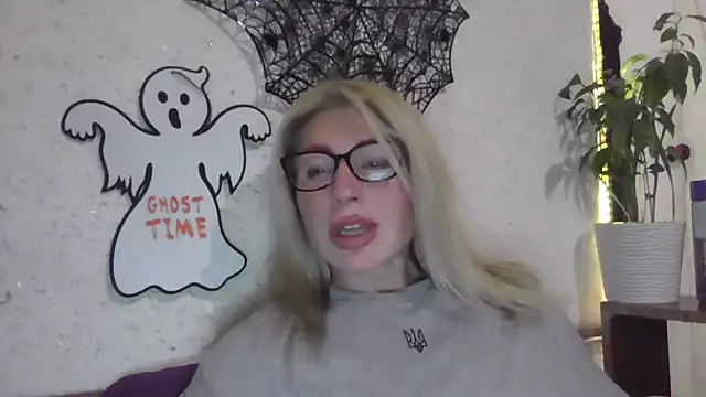 fox red lady7 online show from 30, 10, 2025