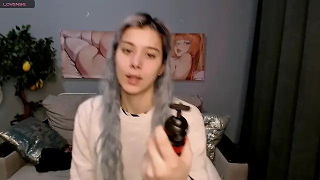 SophieAsh online show from 9, 10, 2025