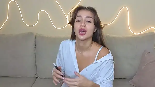 Snapshot of KathrynBrooks chatting on 21, 10, 2025 KathrynBrooks online show from 21, 10, 2025