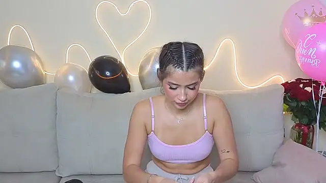 Snapshot of KathrynBrooks chatting on 28, 10, 2025 KathrynBrooks online show from 28, 10, 2025