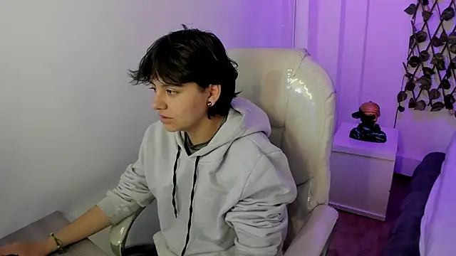 Nathaly ds online show from 1, 2, 2026