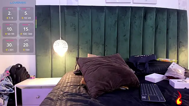 Snapshot of PaulinaGame chatting on 8, 11, 2025 PaulinaGame online show from 8, 11, 2025