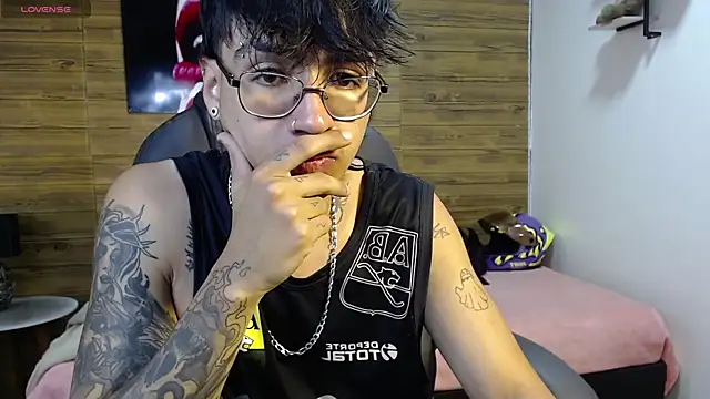 derekfly online show from 17, 9, 2025
