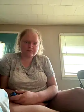 Snapshot of KadiSparkle chatting on 30, 9, 2025 KadiSparkle online show from 30, 9, 2025