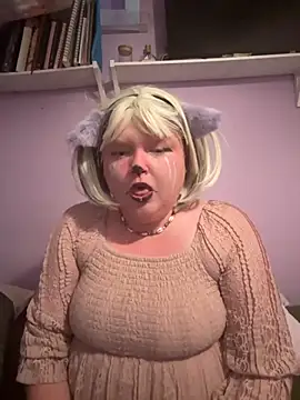 Snapshot of KadiSparkle chatting on 1, 11, 2025 KadiSparkle online show from 1, 11, 2025