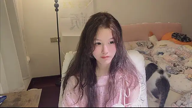 Snapshot of FuFu-puff chatting on 25, 11, 2025 FuFu-puff online show from 25, 11, 2025