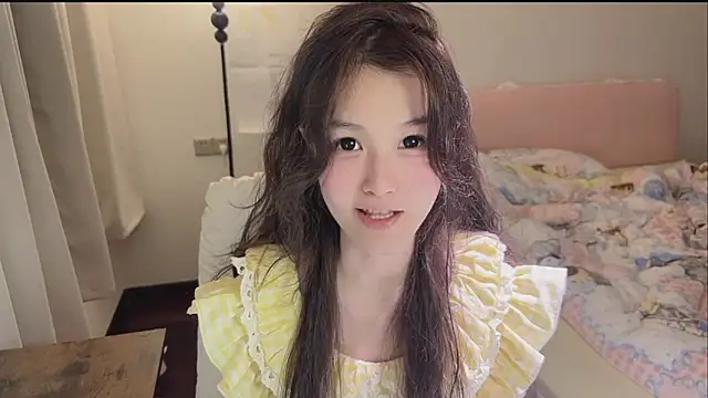 Snapshot of FuFu-puff chatting on 28, 11, 2025 FuFu-puff online show from 28, 11, 2025